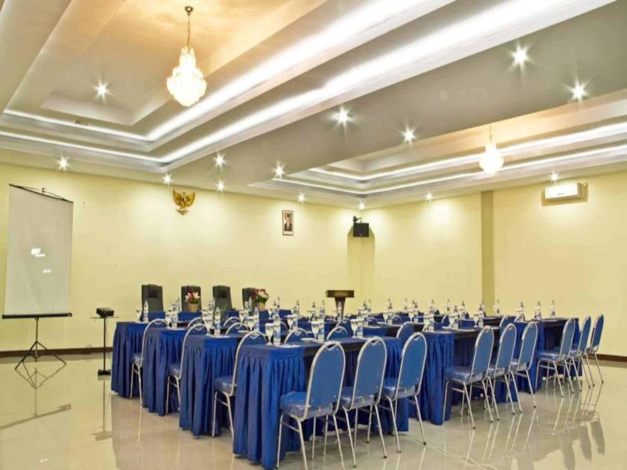بوكور Gumilang Hotel المظهر الخارجي الصورة
