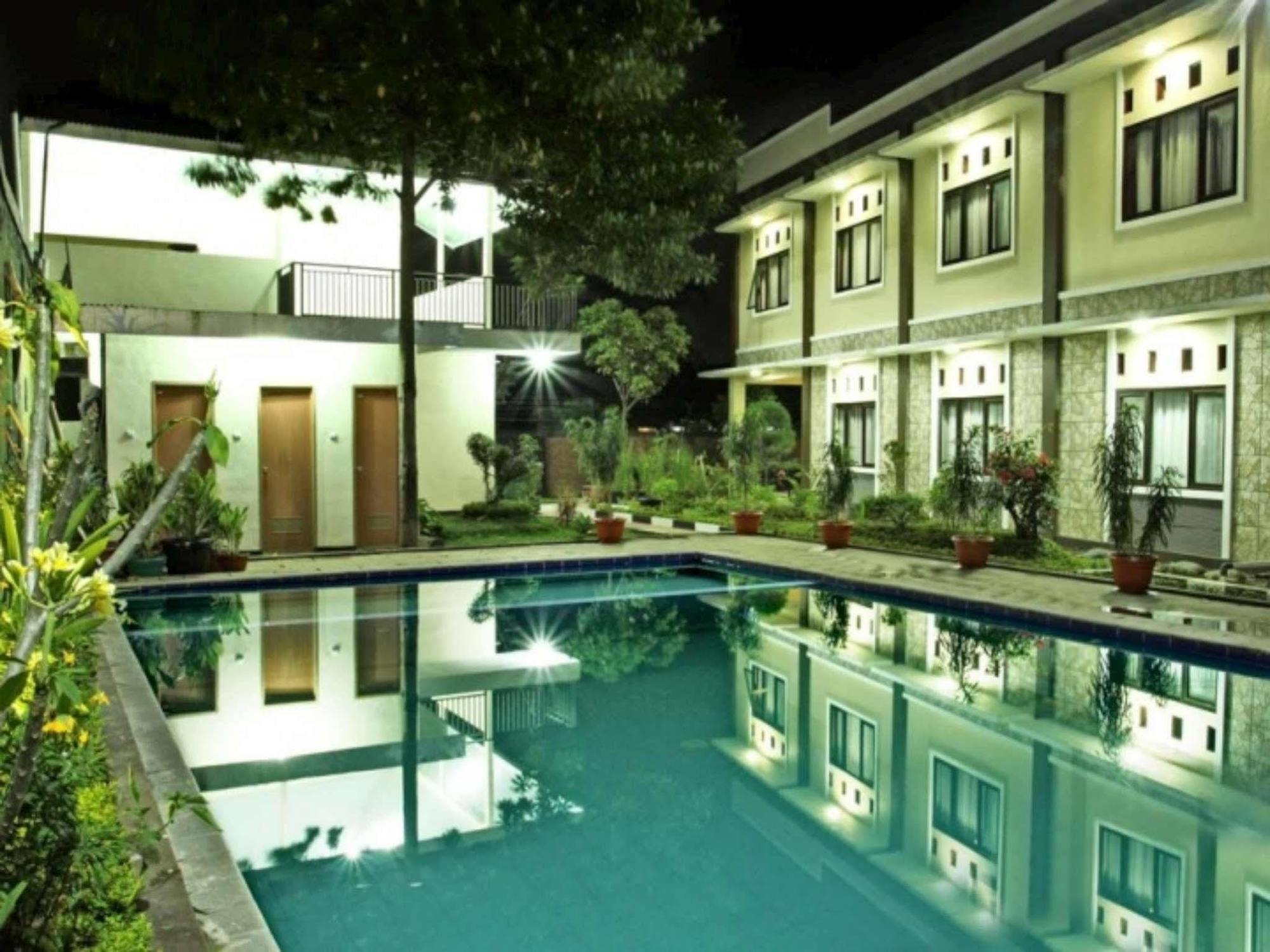 بوكور Gumilang Hotel المظهر الخارجي الصورة